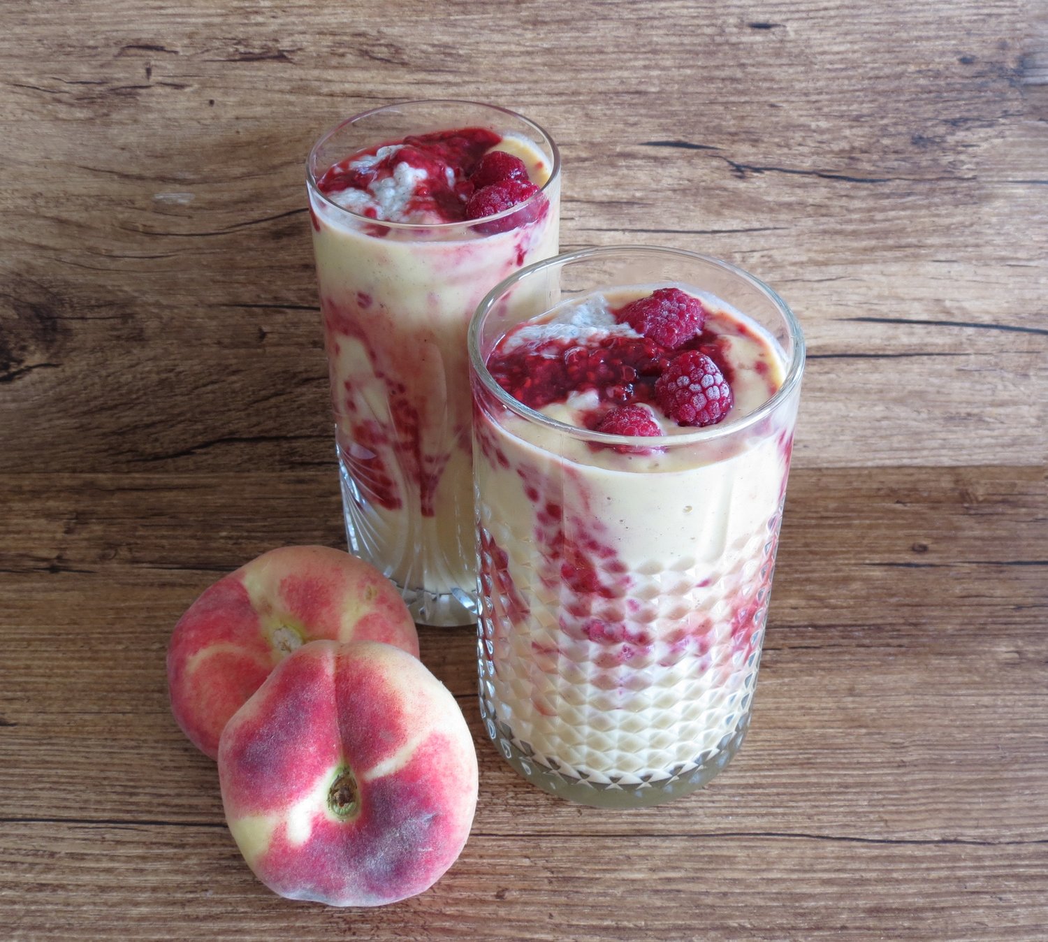 Peach and Raspberries Smoothie