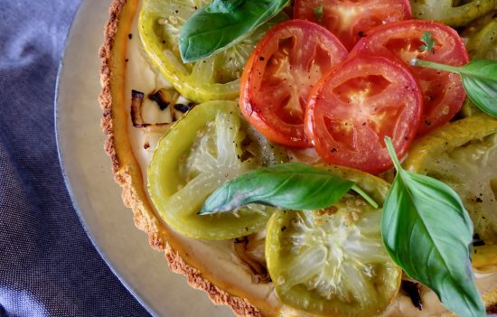 COLORED TOMATOES AND ONION TARTE
