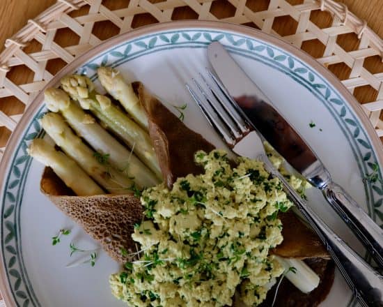 Vegan Flemish White Asparagus with Buckwheat Crêpes 